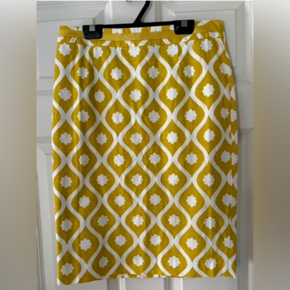 Women’s Boden yellow/off white geometric design pencil skirt, size 6